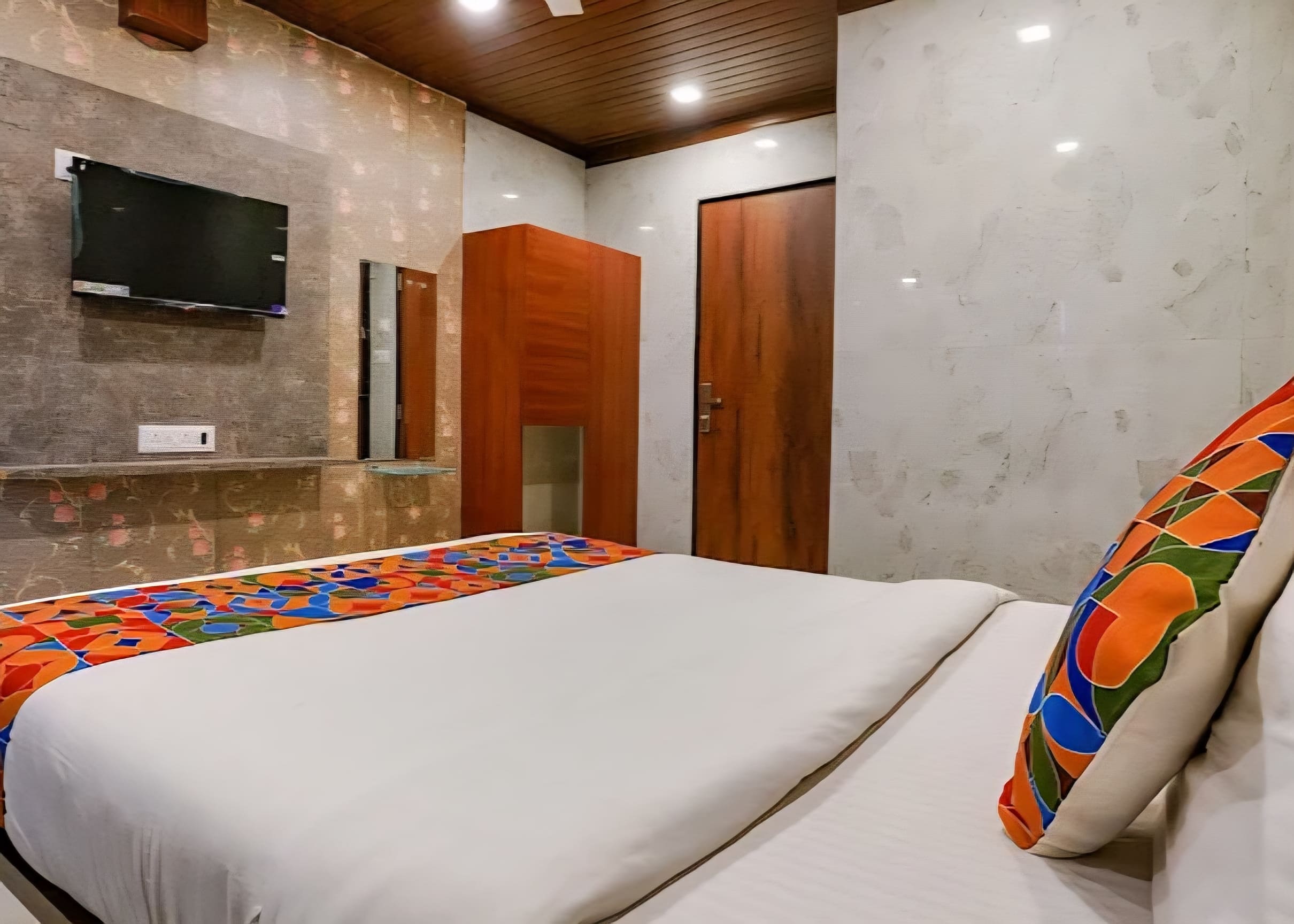 Hotel Yatri Inn - Navi Mumbai image thumbnail 5