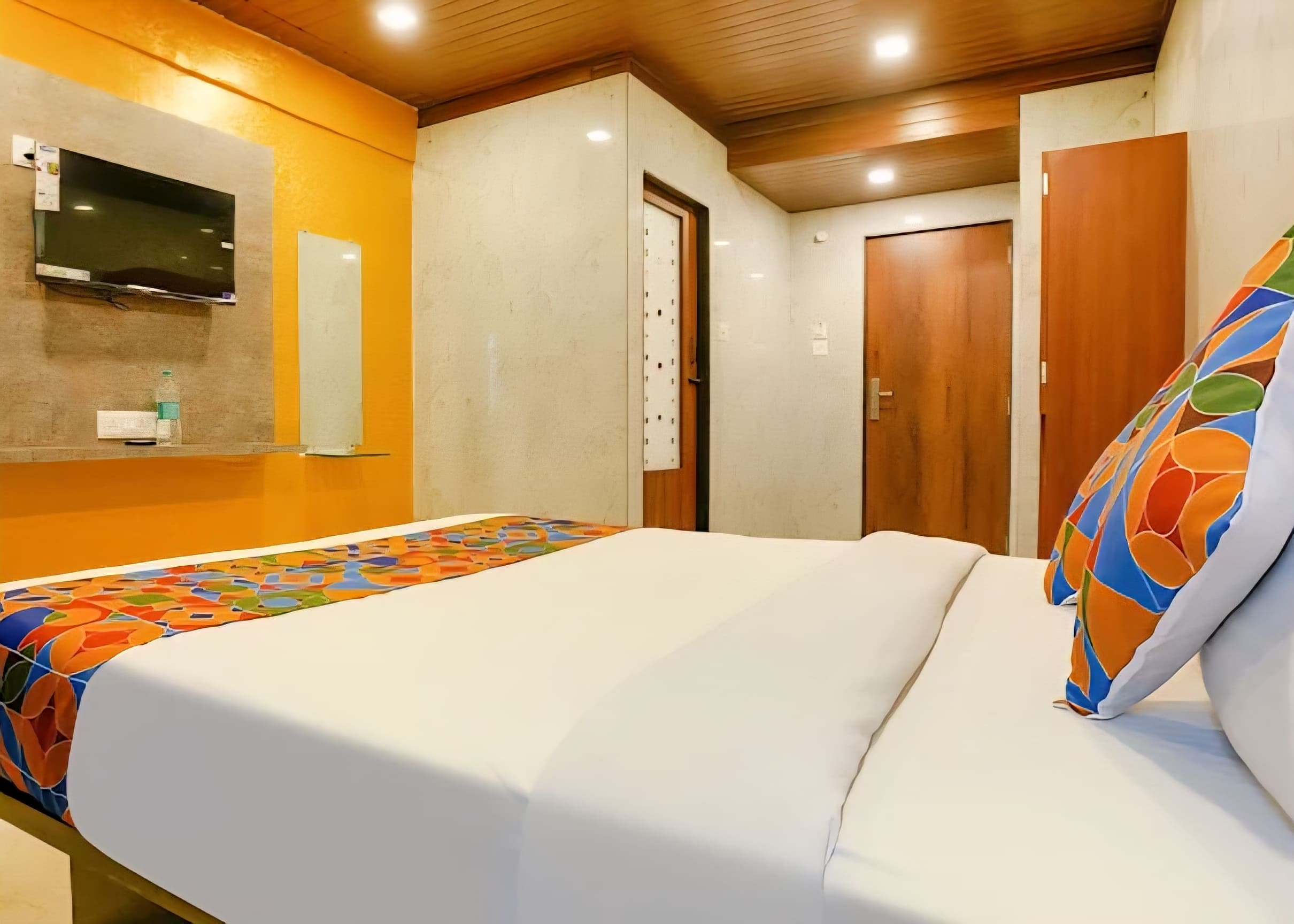 Hotel Yatri Inn - Navi Mumbai image thumbnail 9