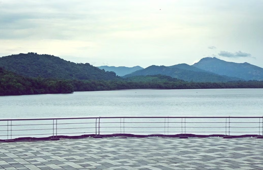Thane lakeside view