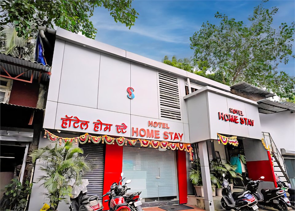 Hotel Home Stay - Mumbai hotel room in Mumbai